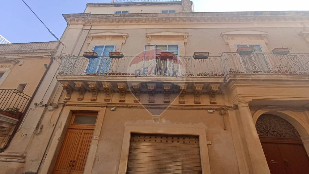 casa indipendente in vendita a Chiaramonte Gulfi