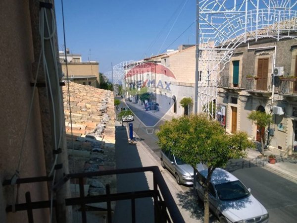 casa indipendente in vendita a Chiaramonte Gulfi