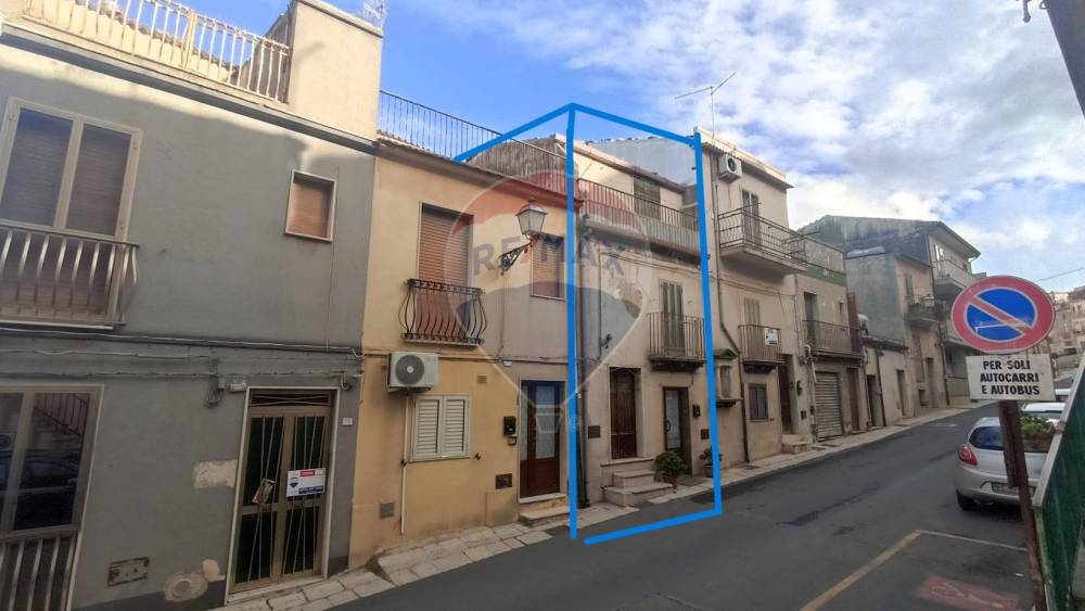 casa indipendente in vendita a Chiaramonte Gulfi