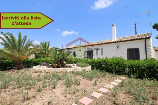 casa indipendente in vendita a Chiaramonte Gulfi