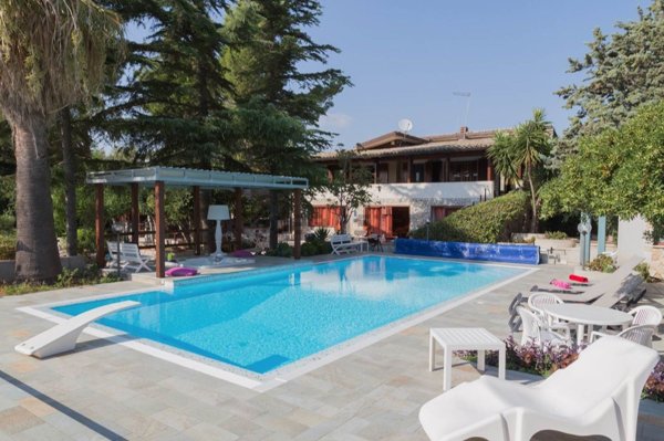 casa indipendente in vendita a Chiaramonte Gulfi