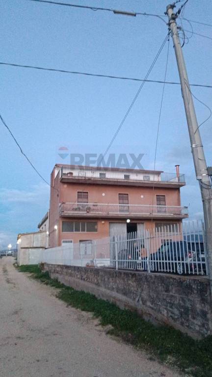 negozio in vendita a Chiaramonte Gulfi