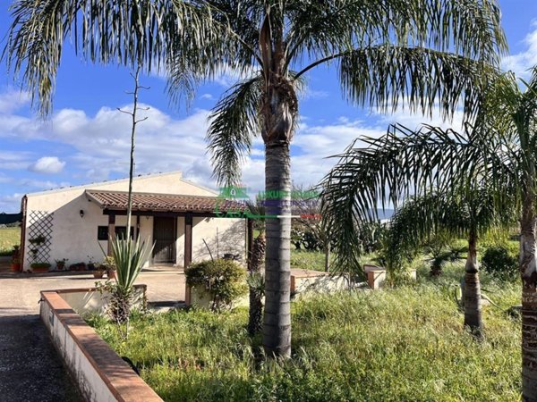 casa indipendente in vendita a Chiaramonte Gulfi