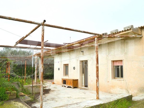casa indipendente in vendita a Chiaramonte Gulfi in zona Piano dell'Acqua