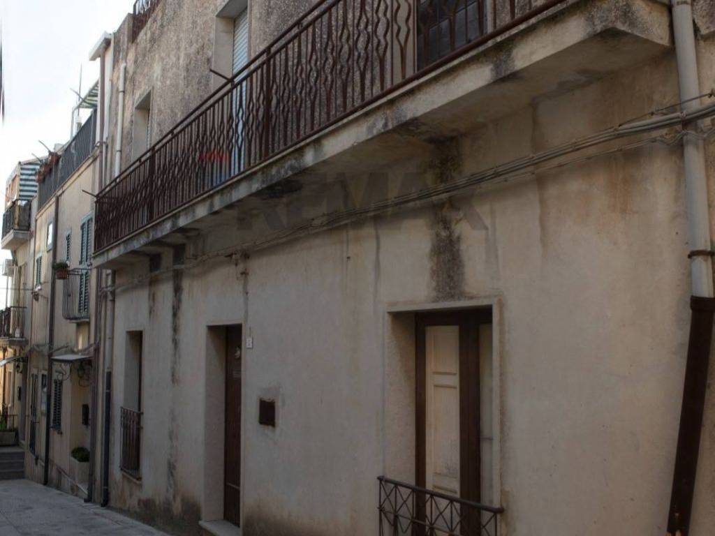 casa indipendente in vendita a Chiaramonte Gulfi