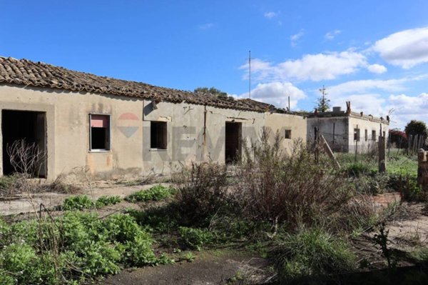 casa indipendente in vendita a Chiaramonte Gulfi