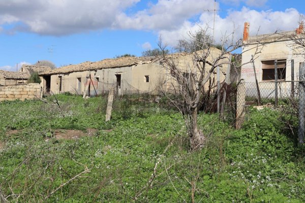 casa indipendente in vendita a Chiaramonte Gulfi