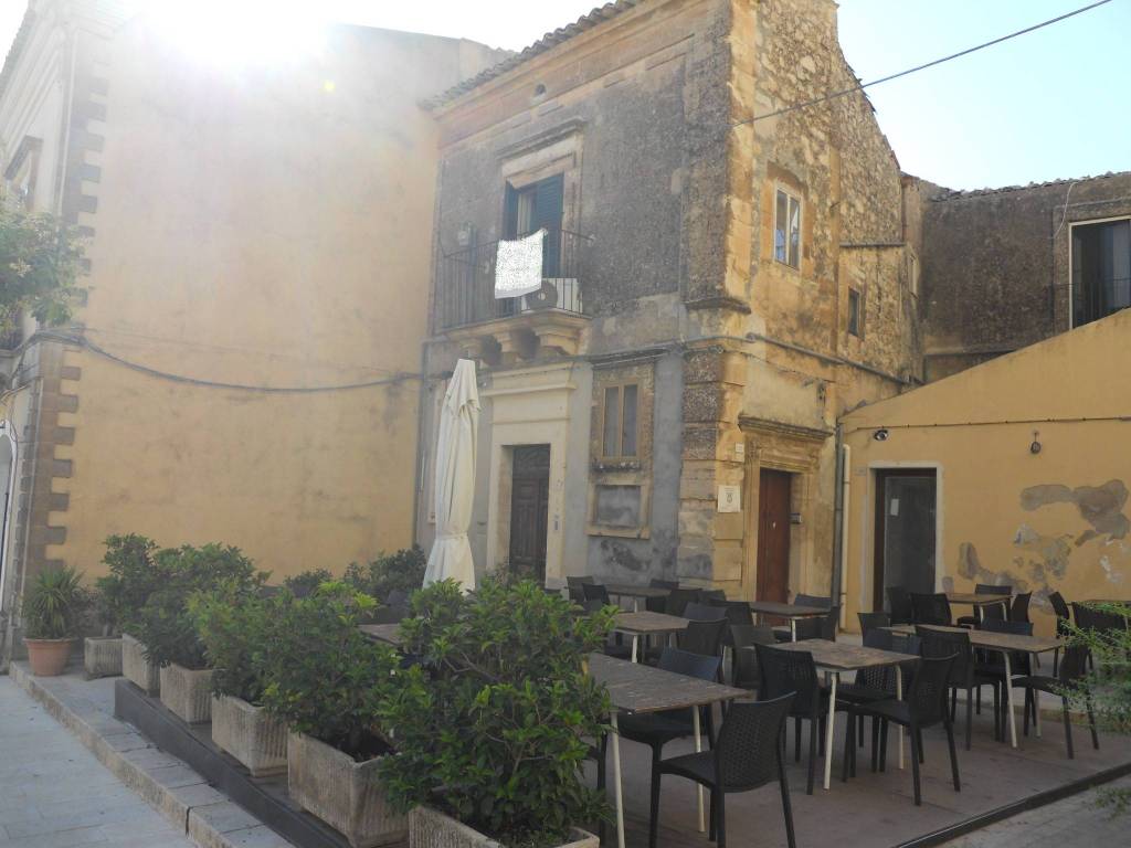 casa indipendente in vendita a Chiaramonte Gulfi