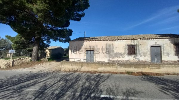casa indipendente in vendita a Chiaramonte Gulfi