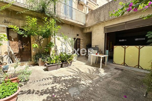 casa indipendente in vendita a Chiaramonte Gulfi