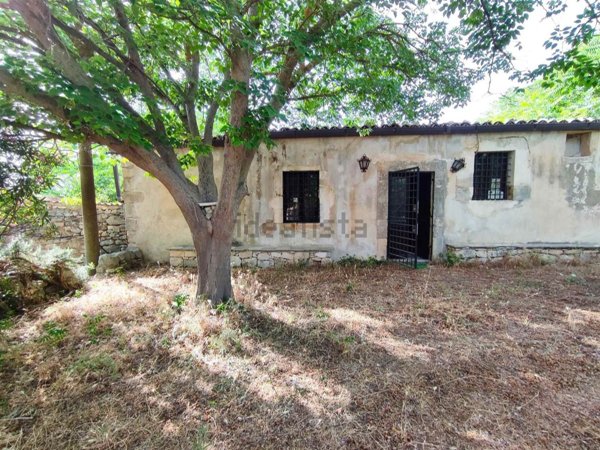 casale in vendita a Chiaramonte Gulfi