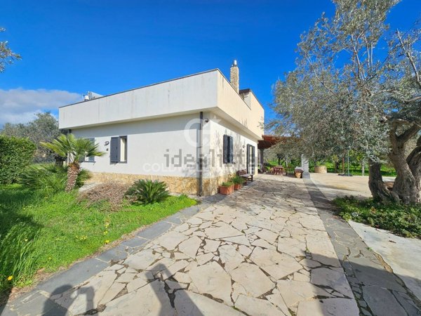 casa indipendente in vendita a Chiaramonte Gulfi