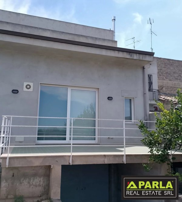 casa indipendente in vendita a Chiaramonte Gulfi