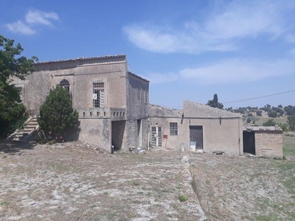 casa indipendente in vendita a Chiaramonte Gulfi