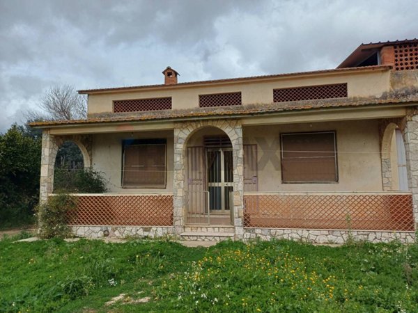 casa indipendente in vendita a Chiaramonte Gulfi