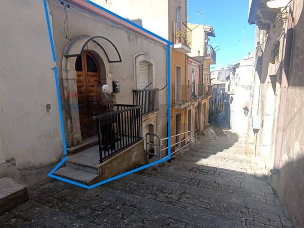 casa indipendente in vendita a Chiaramonte Gulfi