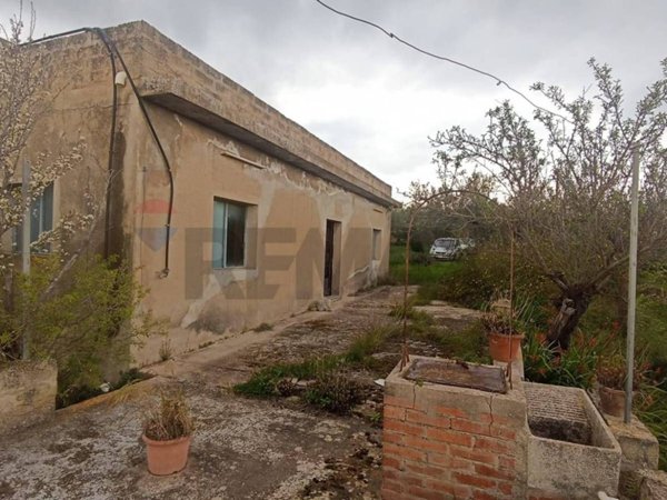casale in vendita a Chiaramonte Gulfi