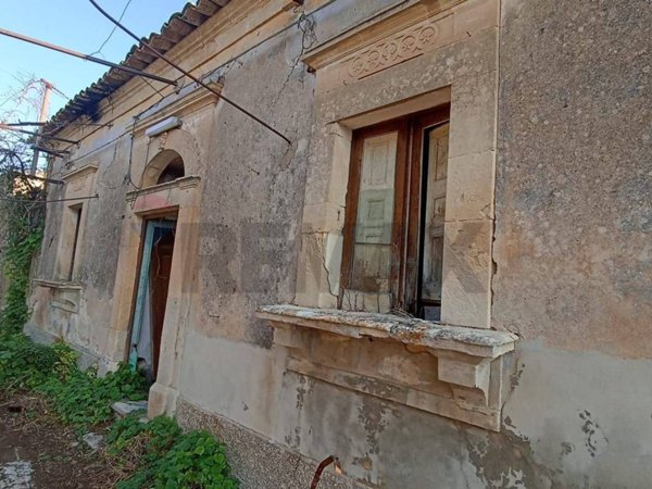 casa indipendente in vendita a Chiaramonte Gulfi