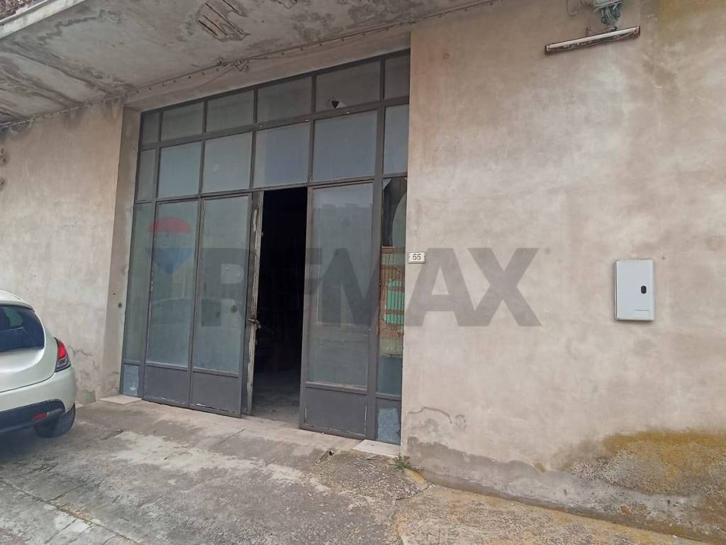 negozio in vendita a Chiaramonte Gulfi in zona Roccazzo