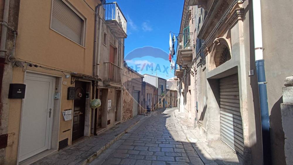 casa indipendente in vendita a Chiaramonte Gulfi
