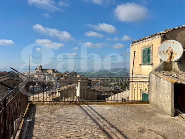 casa indipendente in vendita a Chiaramonte Gulfi