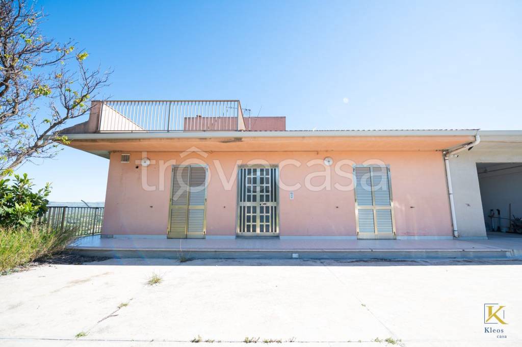 casa indipendente in vendita a Chiaramonte Gulfi in zona Piano dell'Acqua