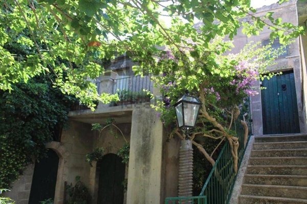 casa indipendente in vendita a Chiaramonte Gulfi