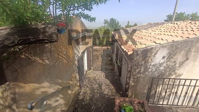 casa indipendente in vendita a Chiaramonte Gulfi