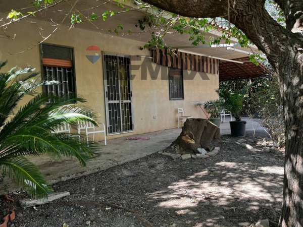 casa indipendente in vendita a Chiaramonte Gulfi