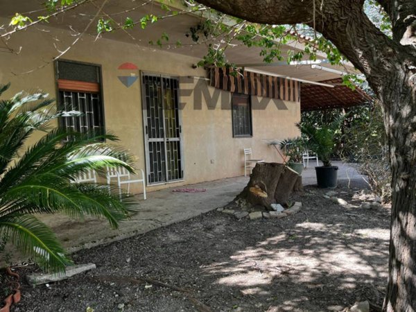 casa indipendente in vendita a Chiaramonte Gulfi in zona Piano dell'Acqua