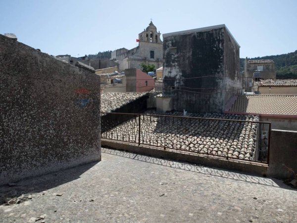 casa indipendente in vendita a Chiaramonte Gulfi