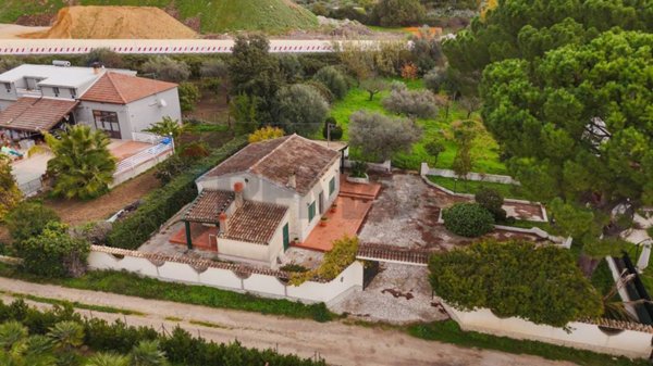 casa indipendente in vendita a Chiaramonte Gulfi in zona Piano dell'Acqua