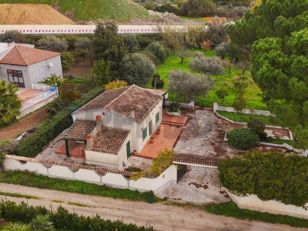 casa indipendente in vendita a Chiaramonte Gulfi in zona Piano dell'Acqua