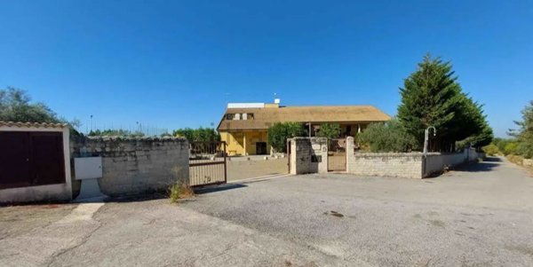 casa indipendente in vendita a Chiaramonte Gulfi