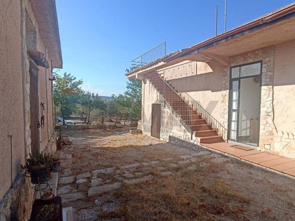 casa indipendente in vendita a Chiaramonte Gulfi