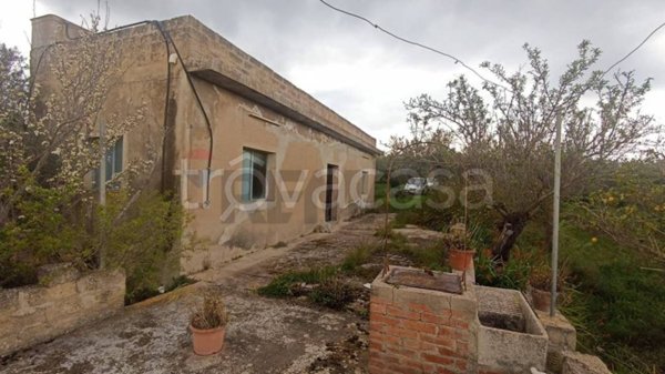 casa indipendente in vendita a Chiaramonte Gulfi