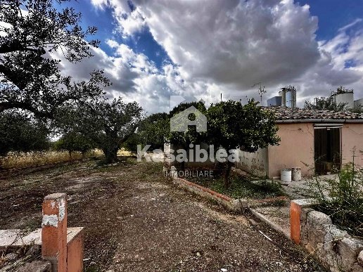 casa indipendente in vendita a Chiaramonte Gulfi in zona Sperlinga