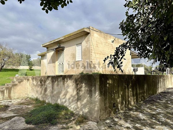 casa indipendente in vendita a Chiaramonte Gulfi