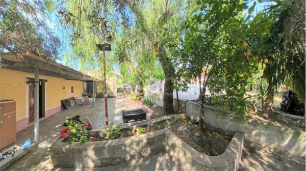 casa indipendente in vendita a Chiaramonte Gulfi