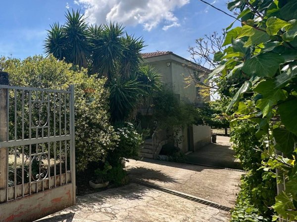 casa indipendente in vendita a Chiaramonte Gulfi in zona Piano dell'Acqua
