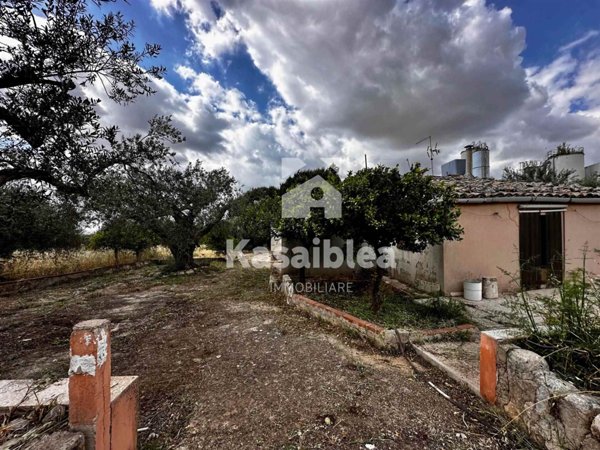 casa indipendente in vendita a Chiaramonte Gulfi in zona Piano dell'Acqua