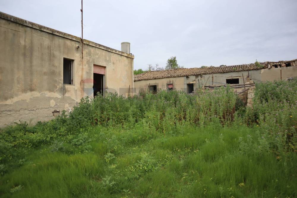 casa indipendente in vendita a Chiaramonte Gulfi in zona Piano dell'Acqua