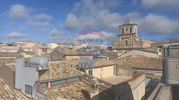 casa indipendente in vendita a Chiaramonte Gulfi