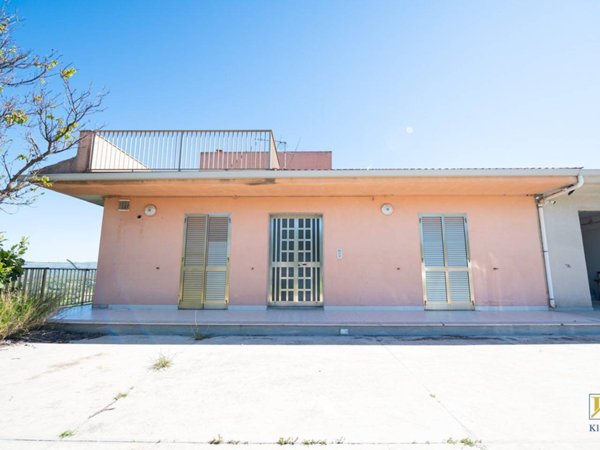 casa indipendente in vendita a Chiaramonte Gulfi in zona Piano dell'Acqua
