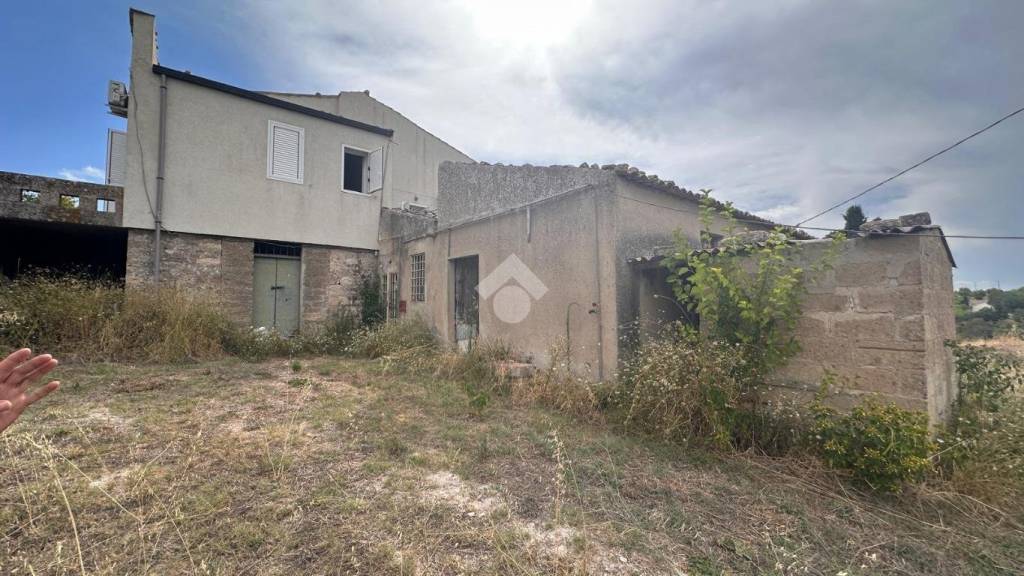 casa indipendente in vendita a Chiaramonte Gulfi in zona Piano dell'Acqua