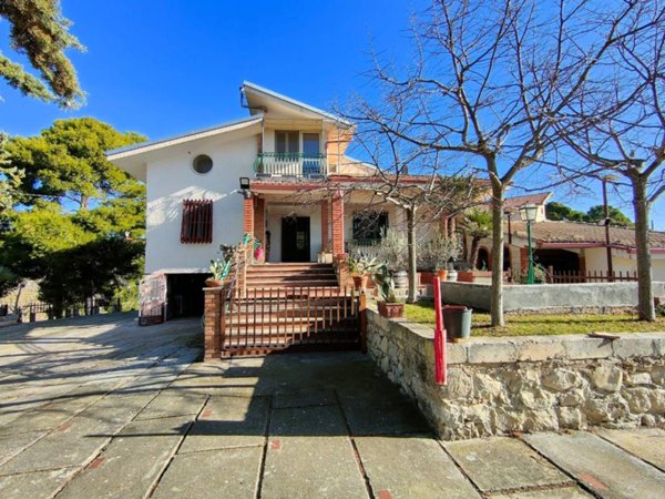 casa indipendente in vendita a Chiaramonte Gulfi in zona Piano dell'Acqua