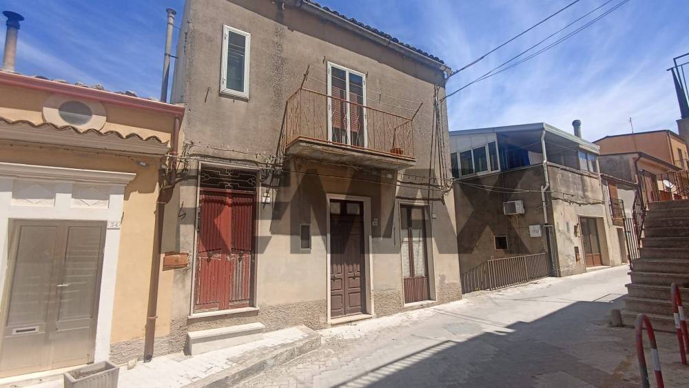 locale di sgombero in vendita a Chiaramonte Gulfi