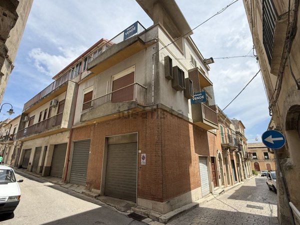 casa indipendente in vendita a Chiaramonte Gulfi