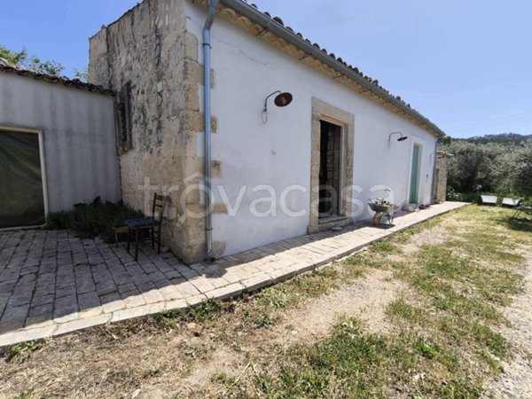 casa indipendente in vendita a Chiaramonte Gulfi in zona Piano dell'Acqua
