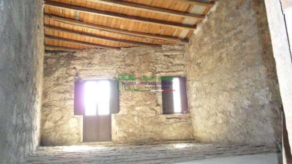 casa indipendente in vendita a Comiso in zona Centro Storico